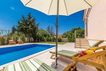 Private-pool air-conditioned villa in Pinezići (Krk)