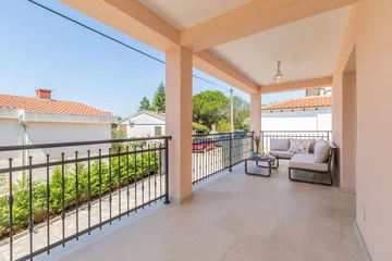 Private-pool air-conditioned villa in Pinezići (Krk)