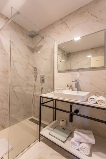 Town/Street View Apartment in Hvar for 2