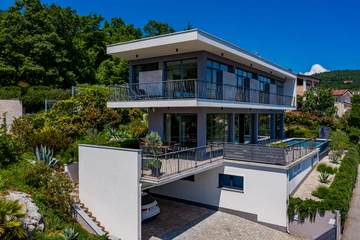 Poljane Villa for 11 with Private Pool & Sea Views