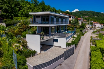 Poljane Villa for 11 with Private Pool & Sea Views