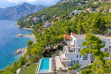 Brela 5-Bedroom Beachfront Villa for 10