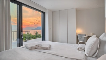 Brela 5-Bedroom Beachfront Villa for 10