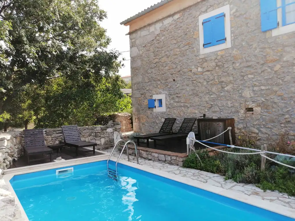 Two-Bedroom House with Pool in Vrh, Croatia