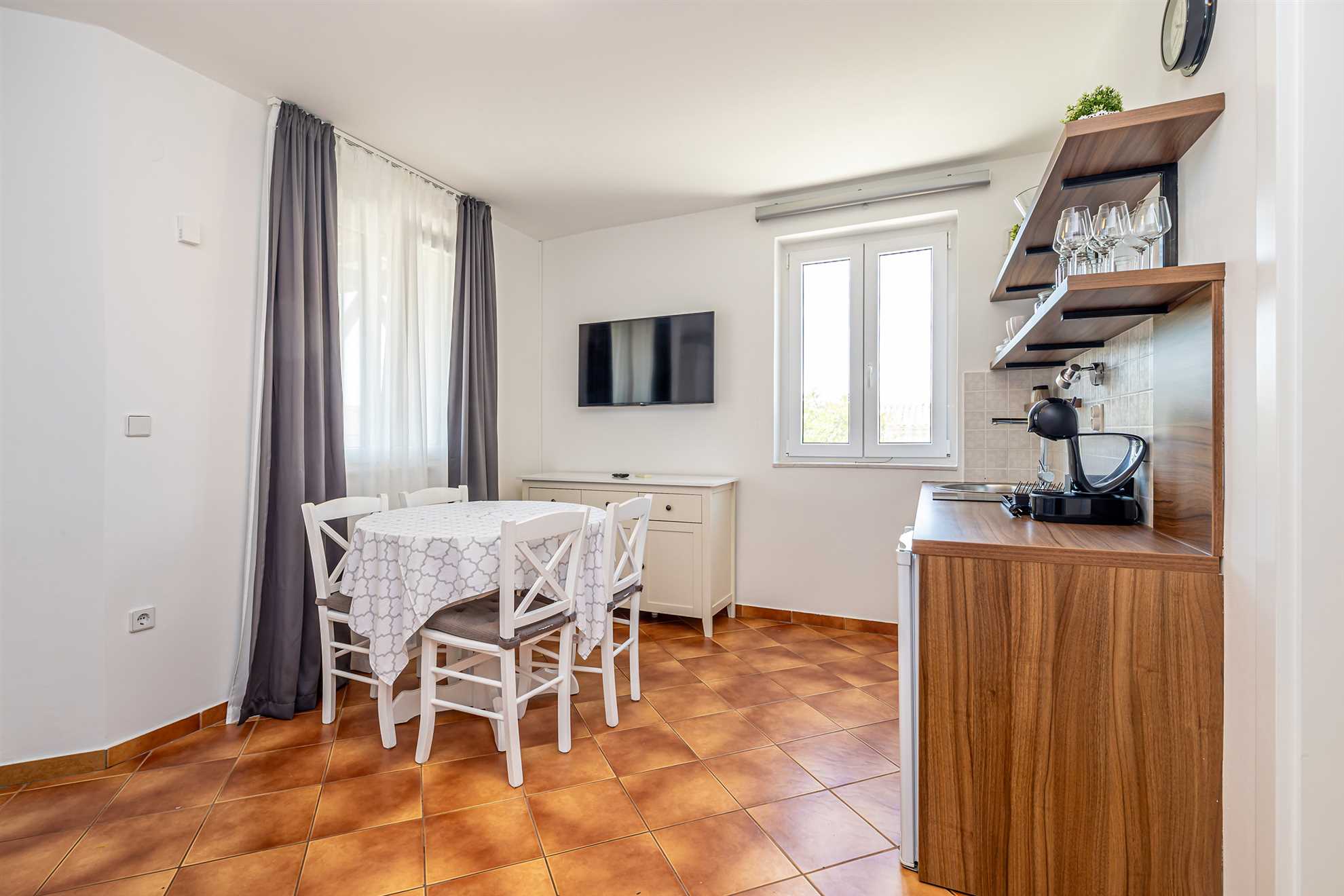 Villa Haya - Wohnung MIMOZA mit beheiztem Pool