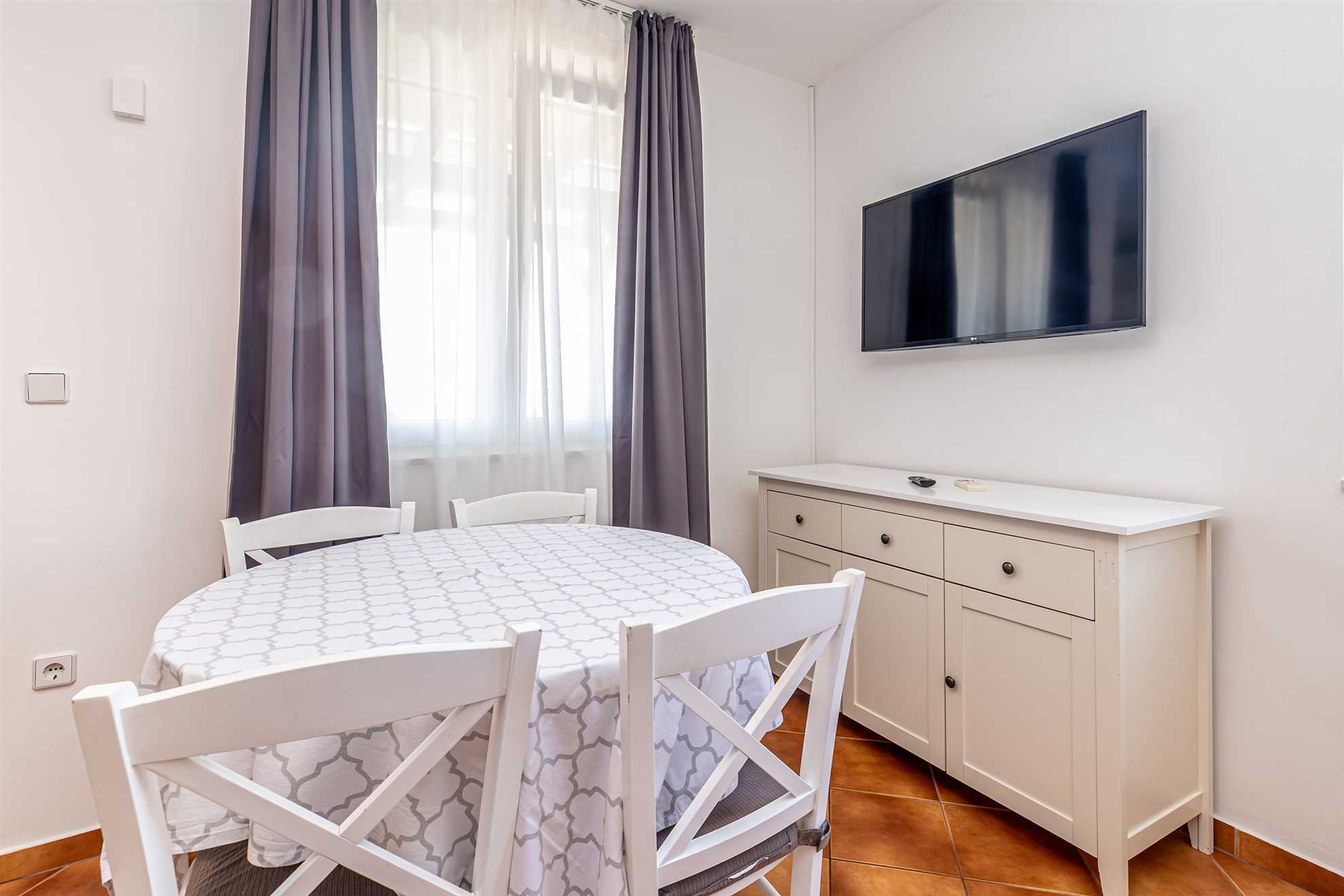 Villa Haya - Wohnung MIMOZA mit beheiztem Pool