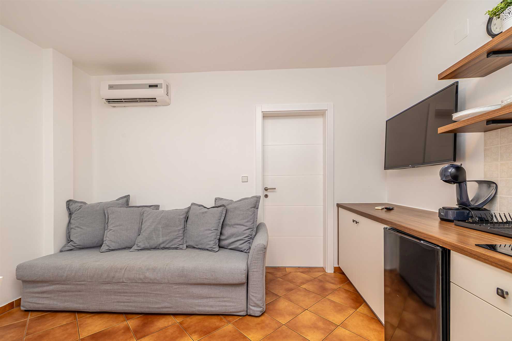 Villa Haya - apartment MIRTA with heated pool