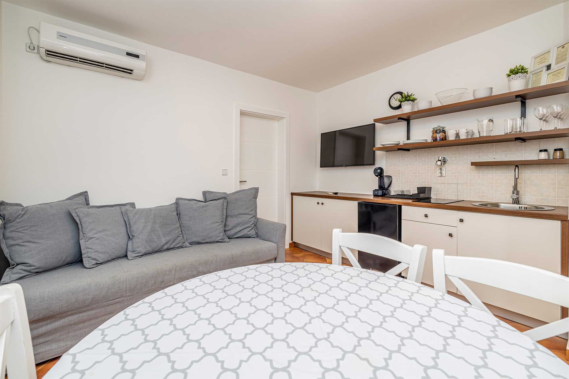 Villa Haya - apartment MIRTA with heated pool