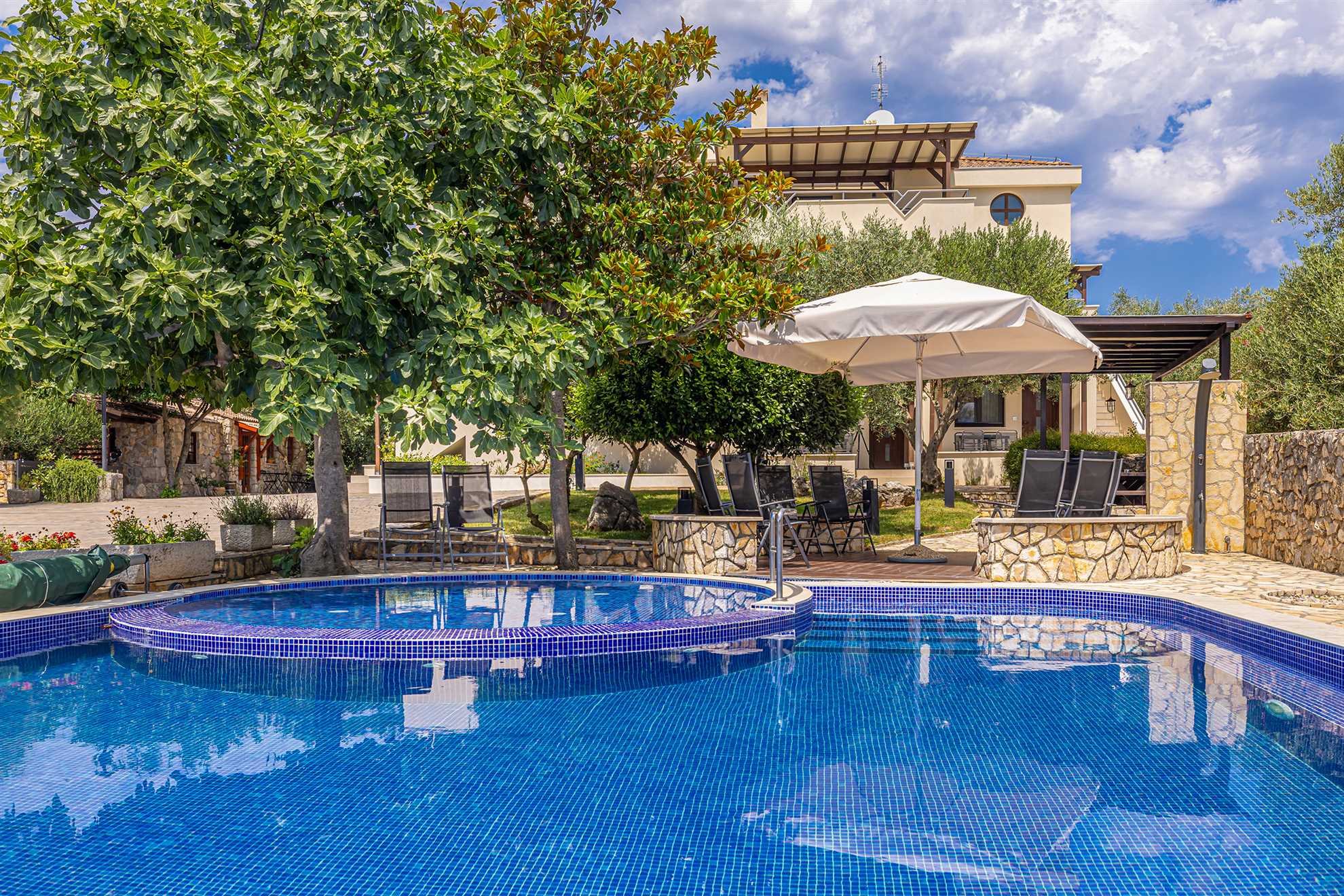 Villa Haya - apartment MANDARINA with heated pool