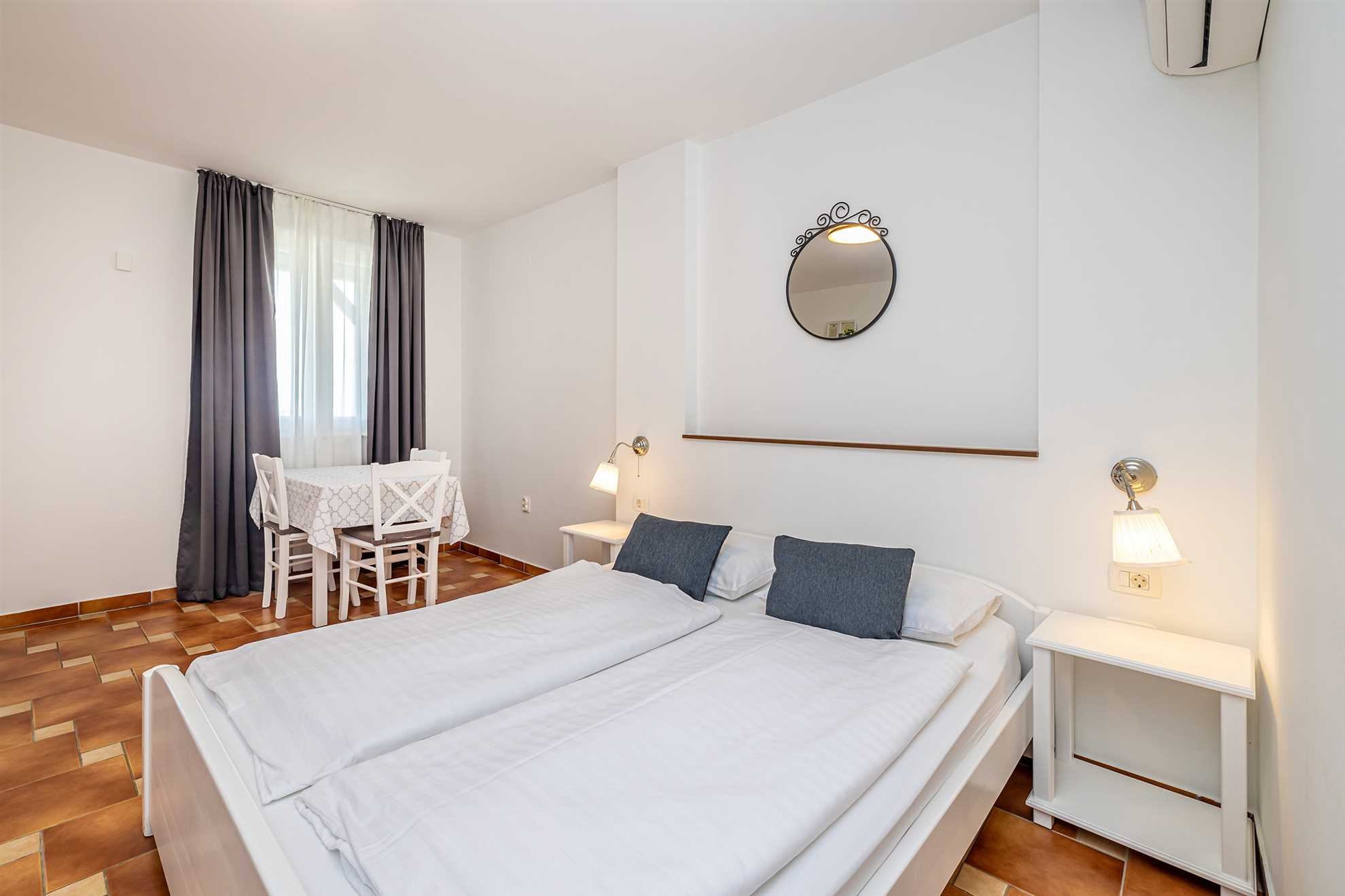 Villa Haya - studio apartment KRASULA with heated pool