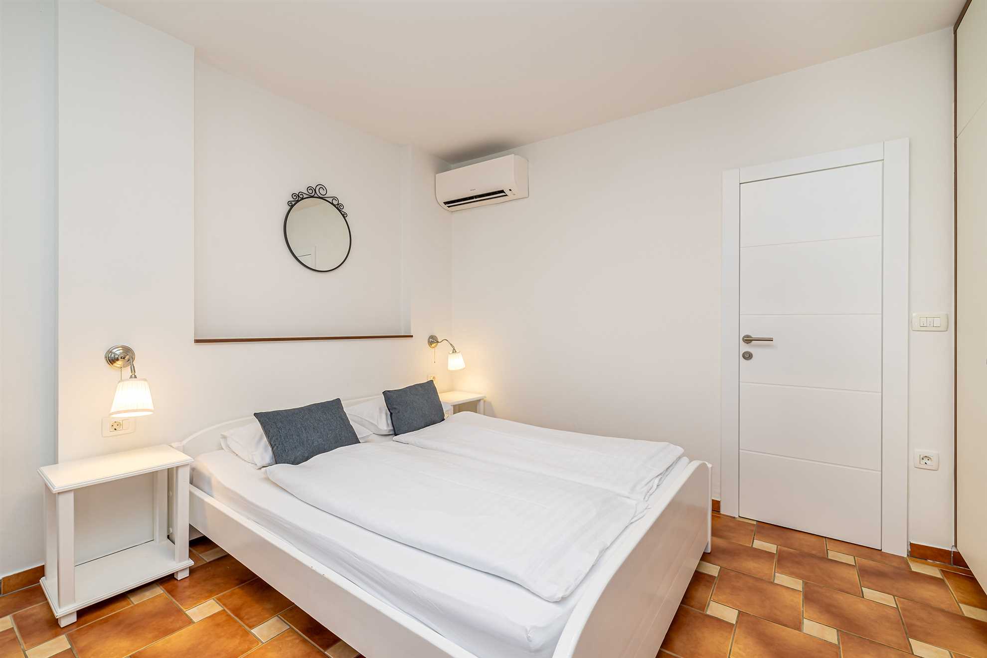 Villa Haya - studio apartment KRASULA with heated pool