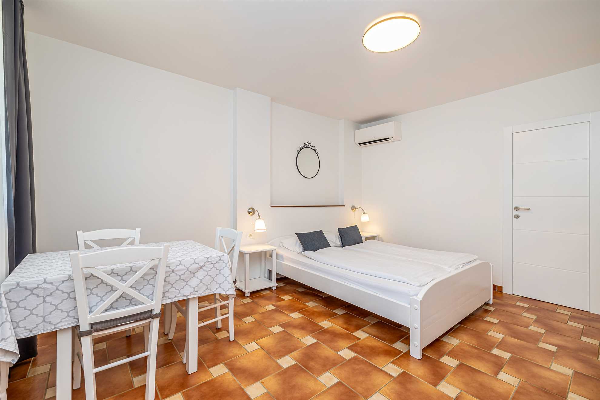 Villa Haya - studio apartment KRASULA with heated pool