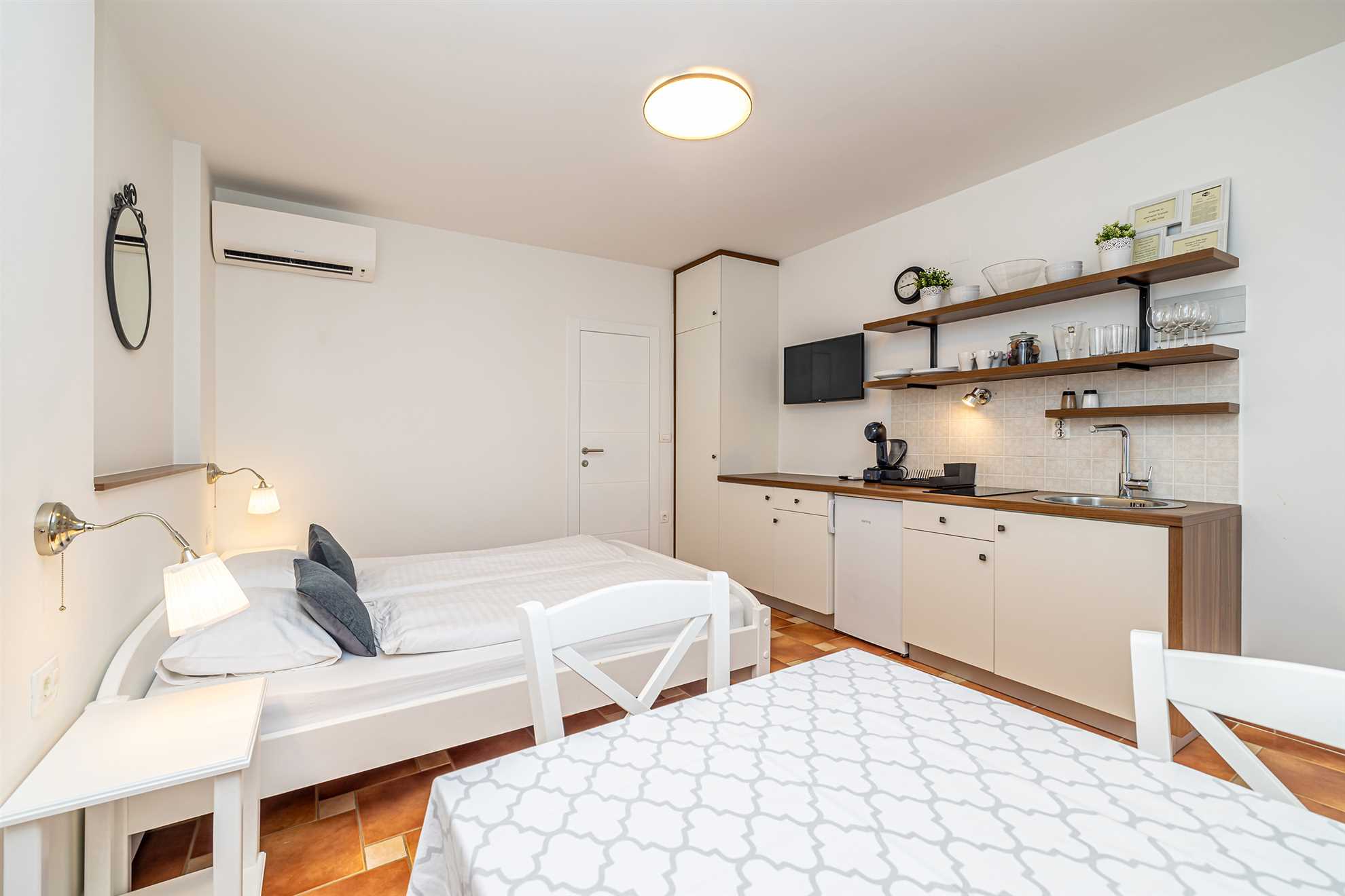 Villa Haya - studio apartment KRASULA with heated pool