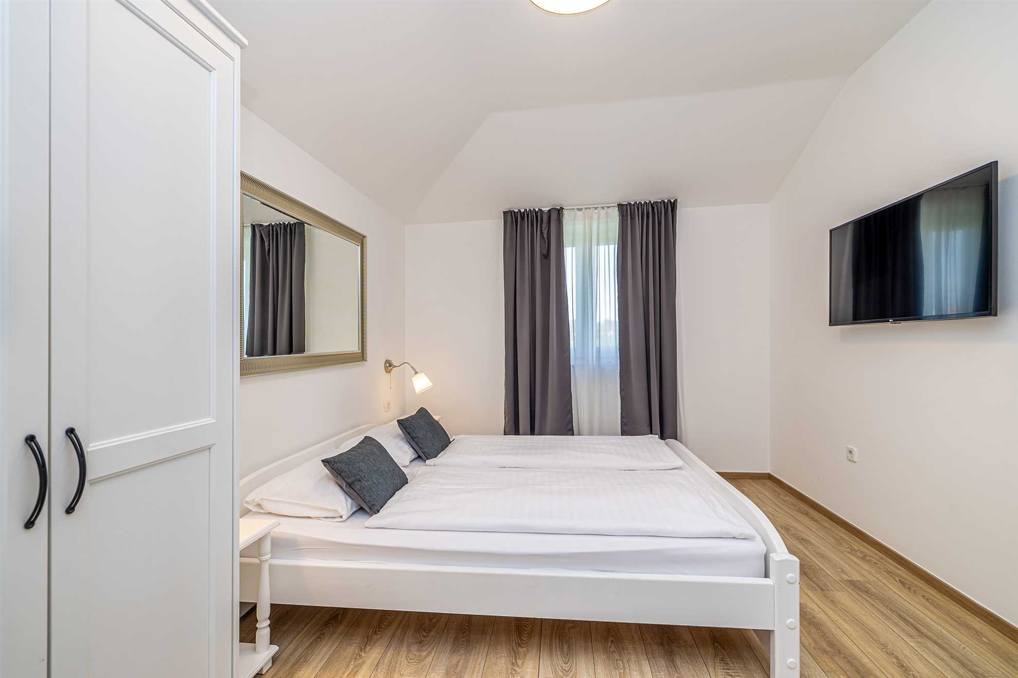 Villa Haya - Wohnung KAMELIJA mit beheiztem Pool