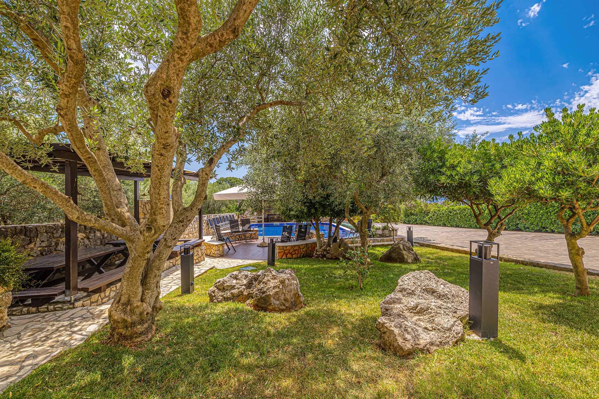 Villa Haya - Wohnung KAMELIJA mit beheiztem Pool