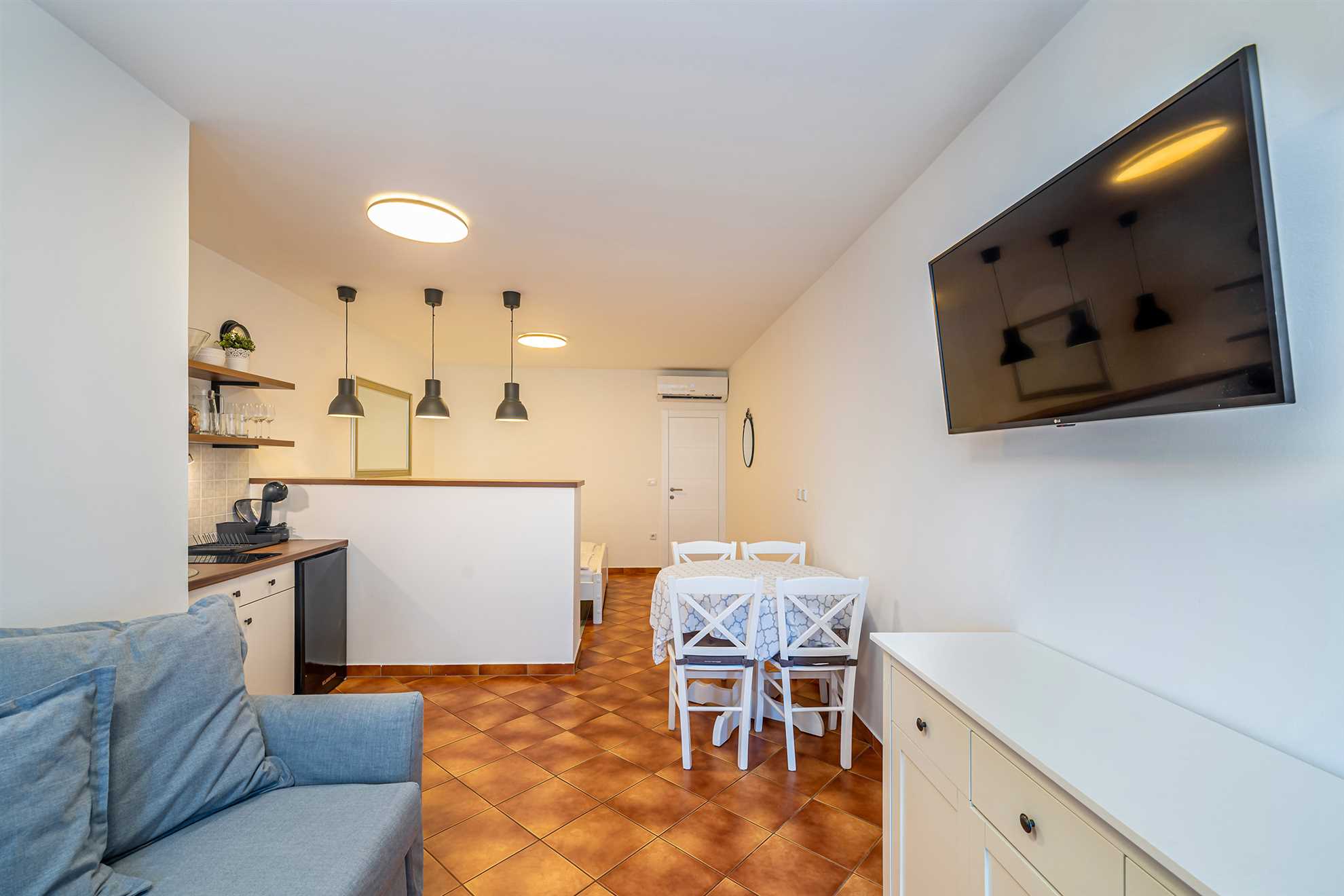 Villa Haya - studio apartment MASLINA with heated pool