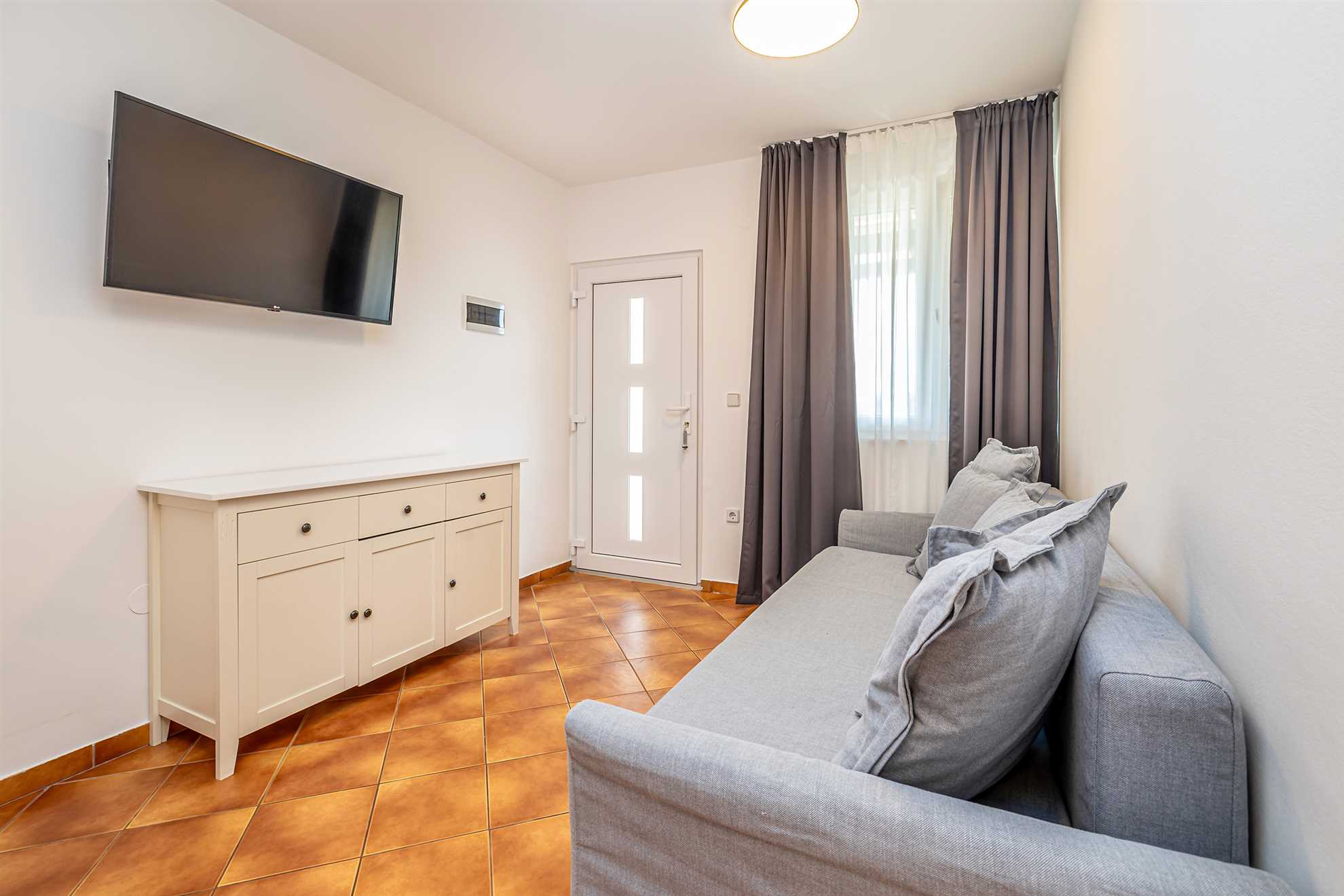 Villa Haya - studio apartment MASLINA with heated pool