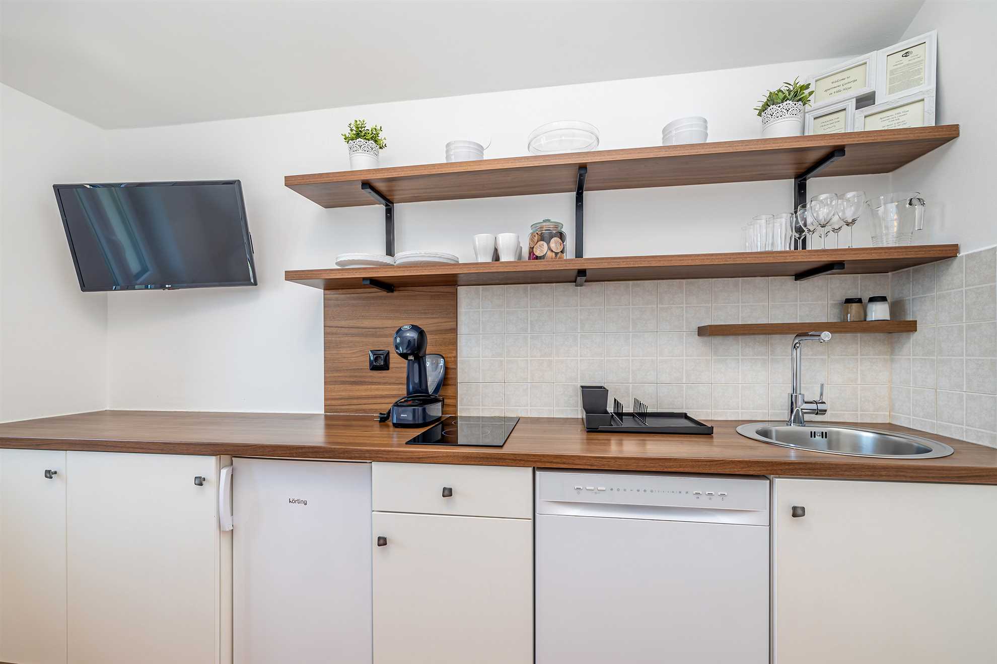 Villa Haya - Wohnung GASTERIJA mit beheiztem Pool