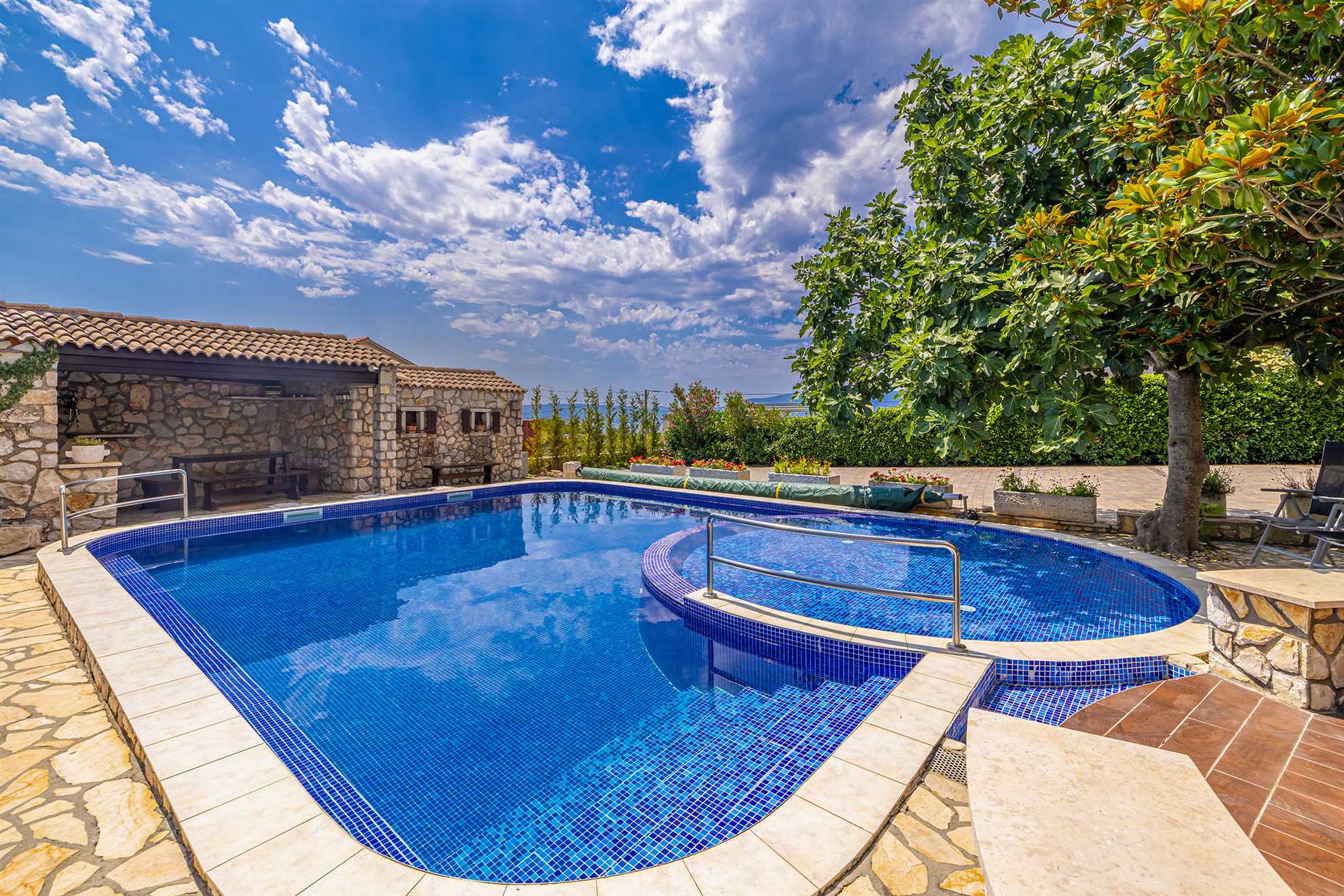 Villa Haya - Wohnung GASTERIJA mit beheiztem Pool