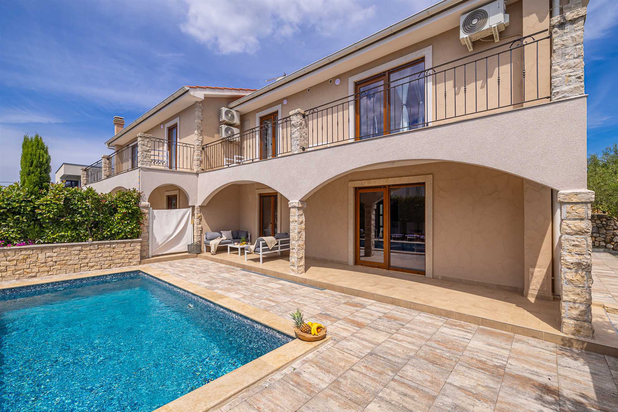 Modern and attractive holiday house DIJANA