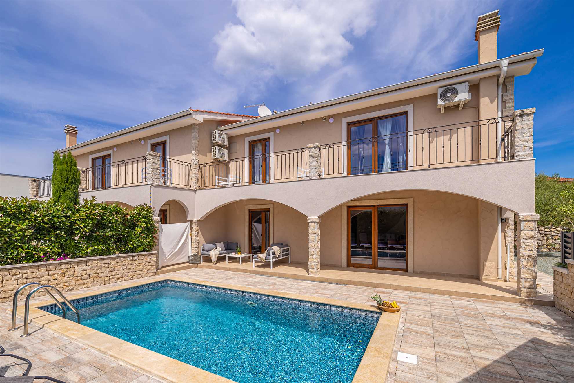 Modern and attractive holiday house DIJANA