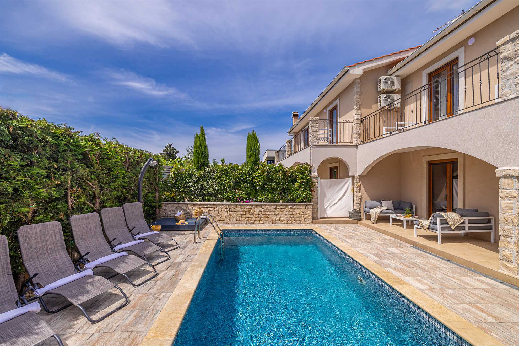 Modern and attractive holiday house DIJANA