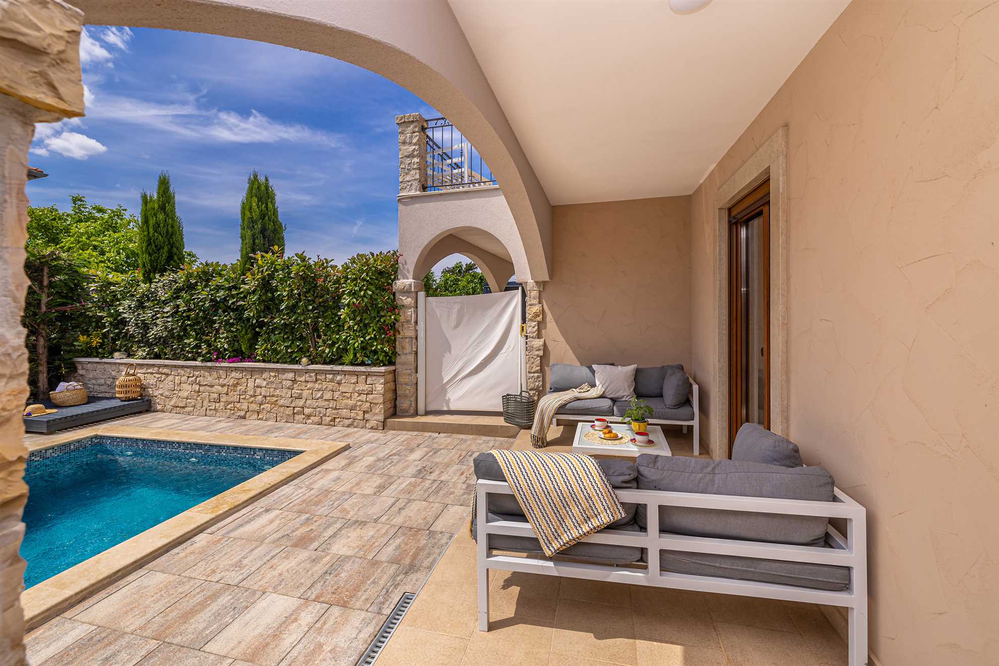 Modern and attractive holiday house DIJANA