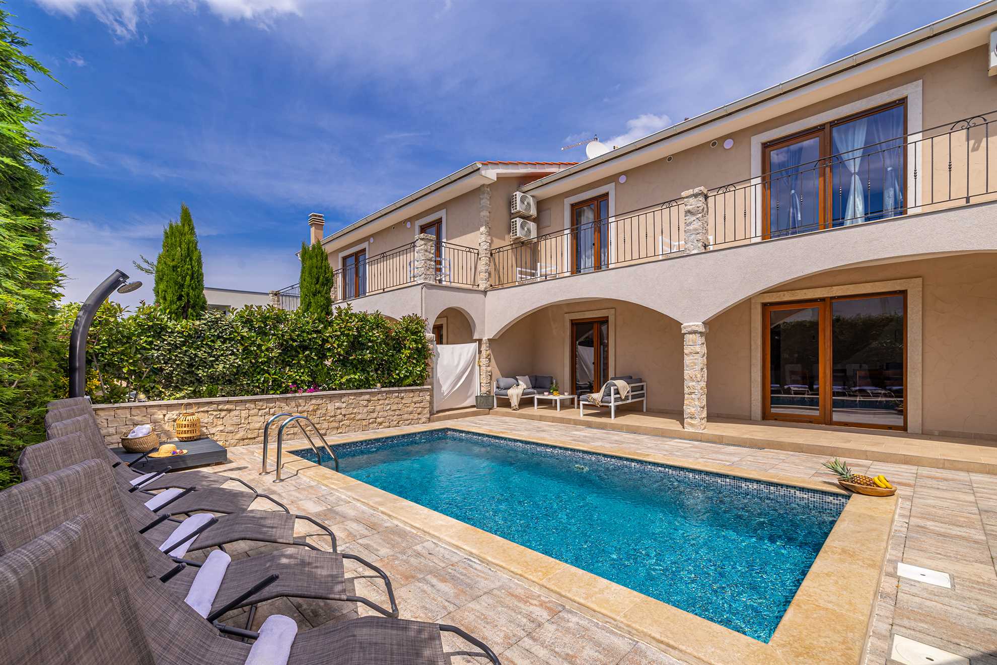 Modern and attractive holiday house DIJANA