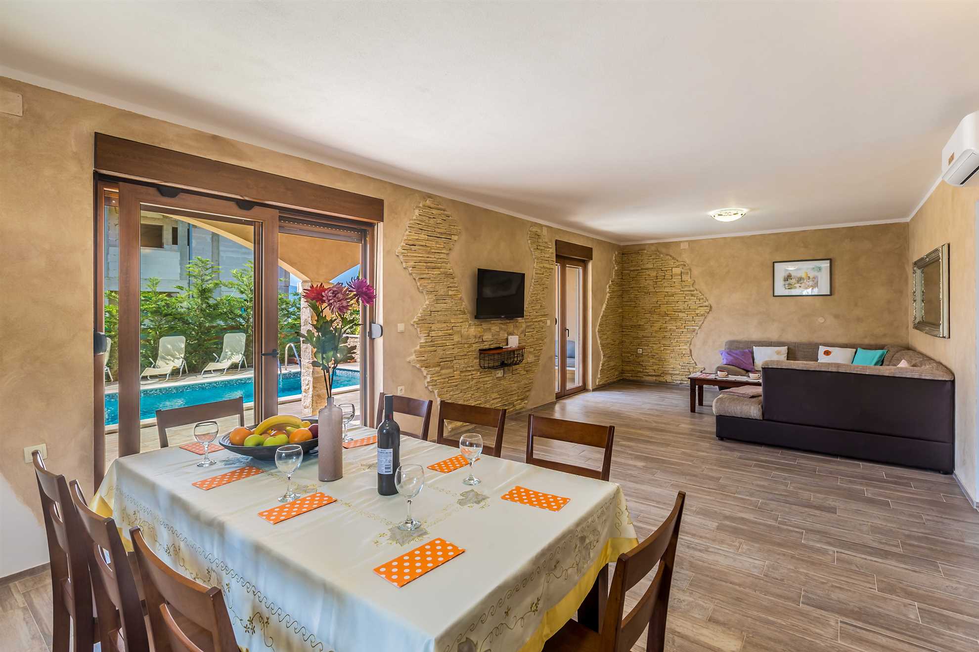 Modern and attractive holiday house DIJANA