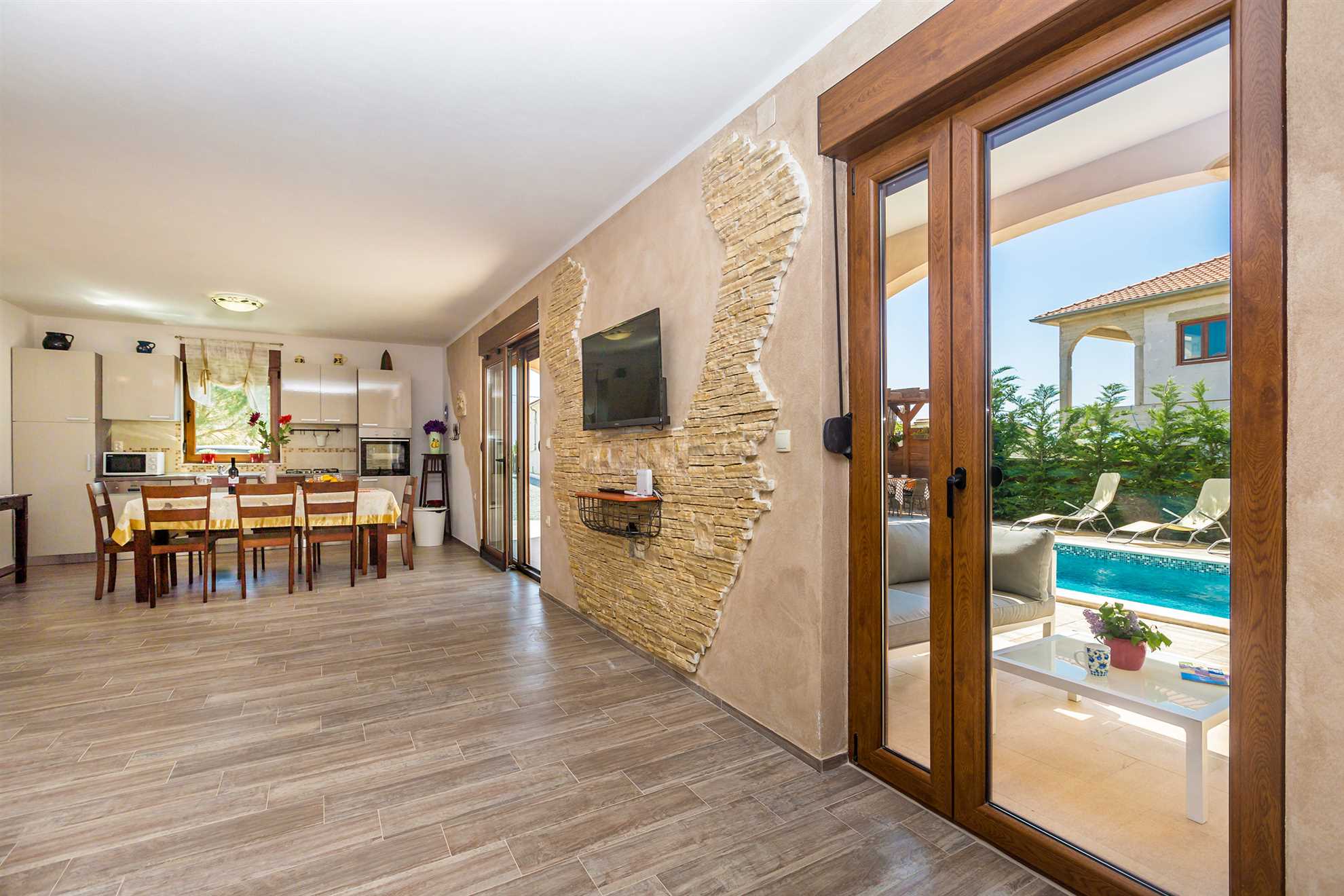 Modern and attractive holiday house DIJANA
