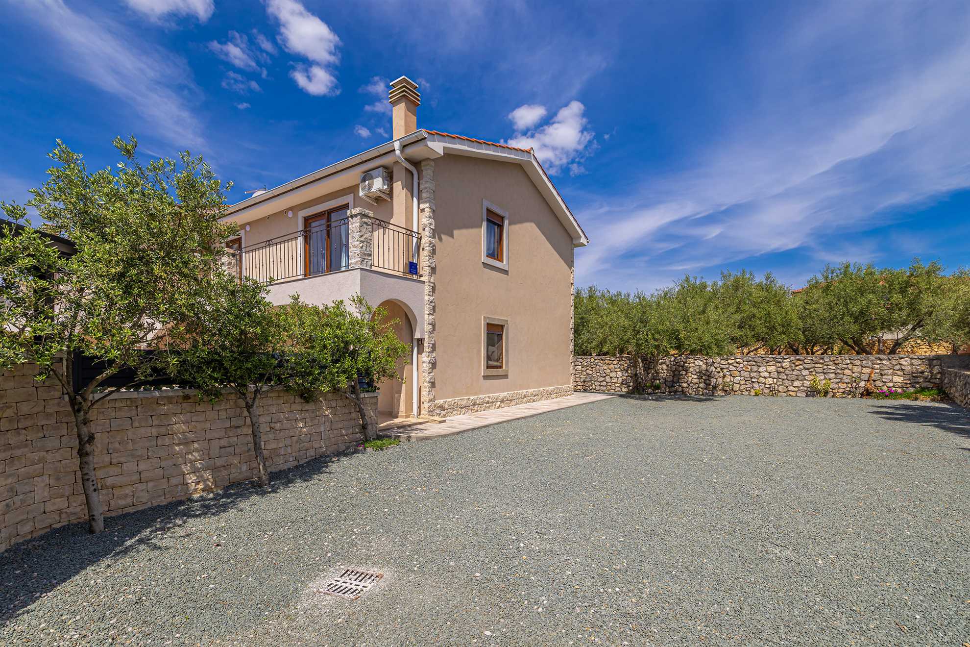 Modern and attractive holiday house DIJANA