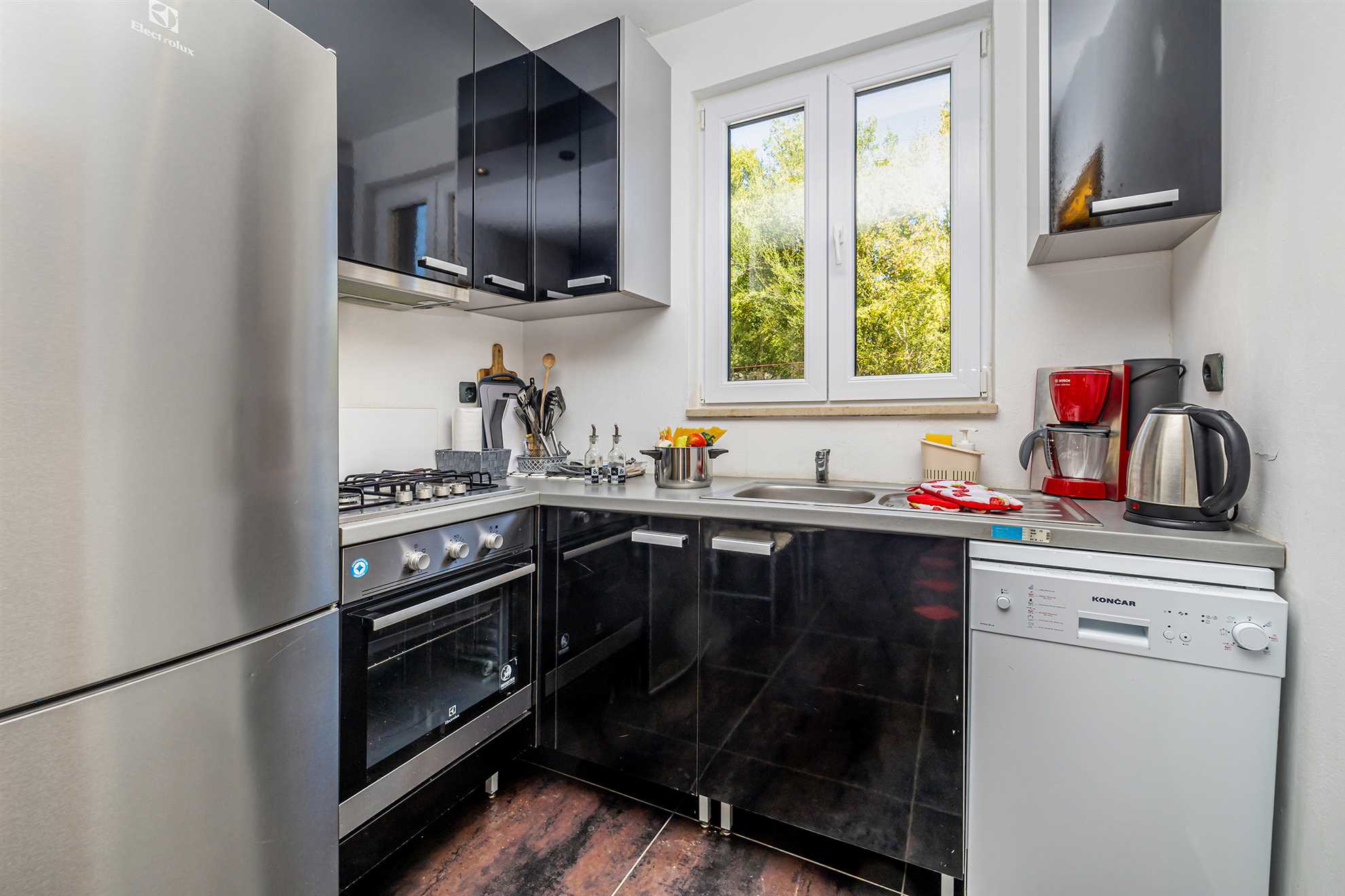 Kuća za odmor NOVKOVIĆ sa okućnicom