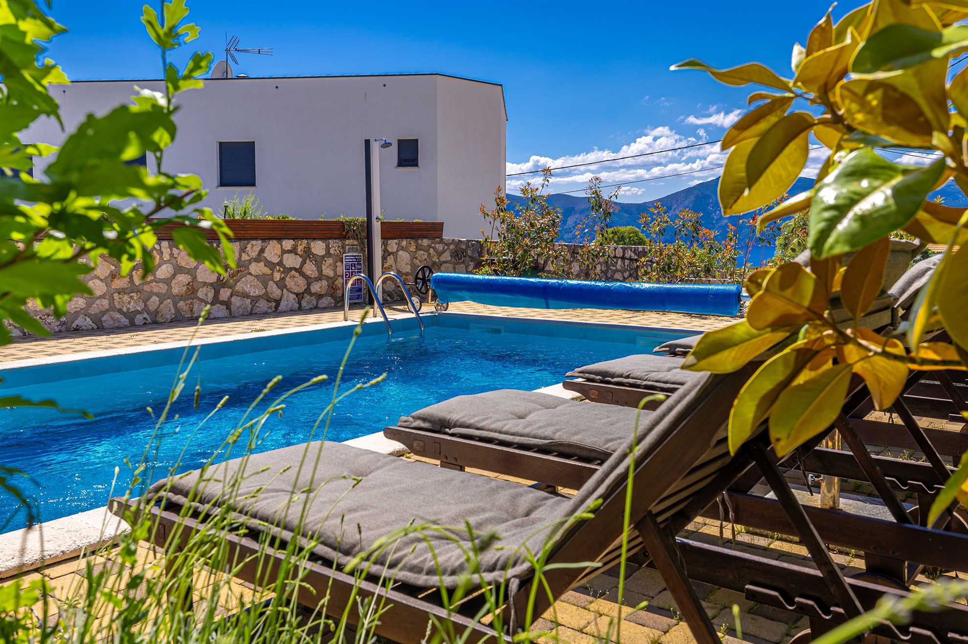 Luxury villa RUSTICA with private pool, jacuzzi and outdoor sauna