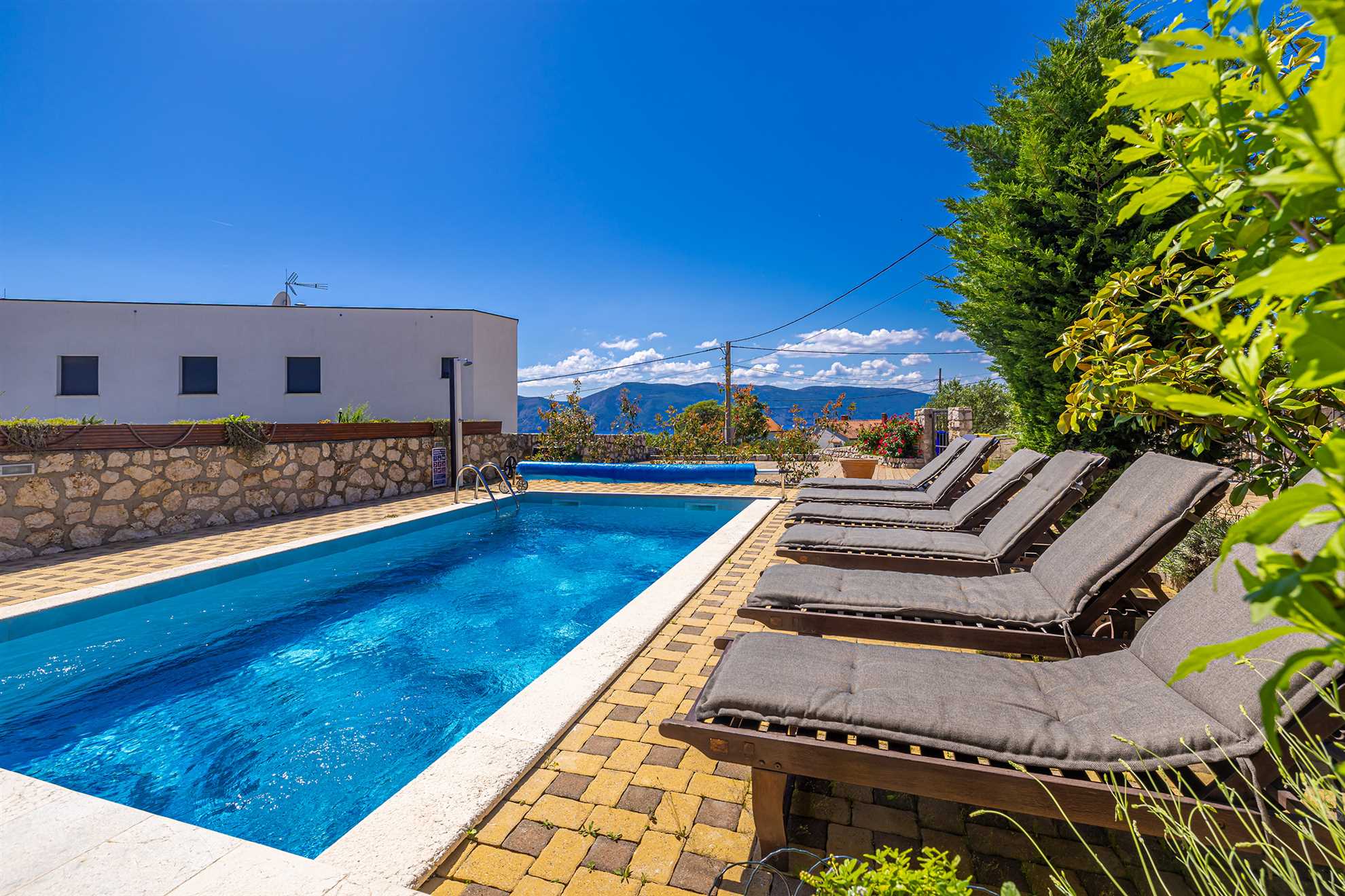 Luxury villa RUSTICA with private pool, jacuzzi and outdoor sauna