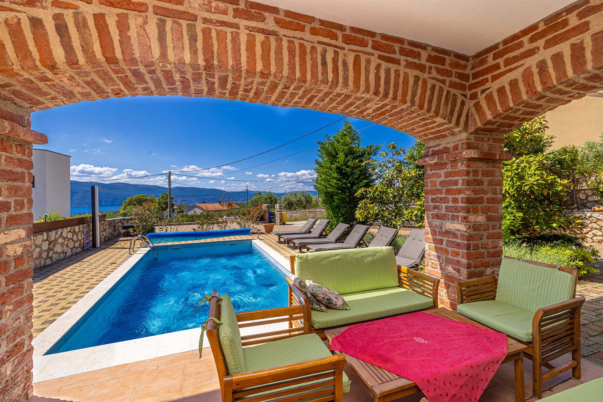 Luxury villa RUSTICA with private pool, jacuzzi and outdoor sauna