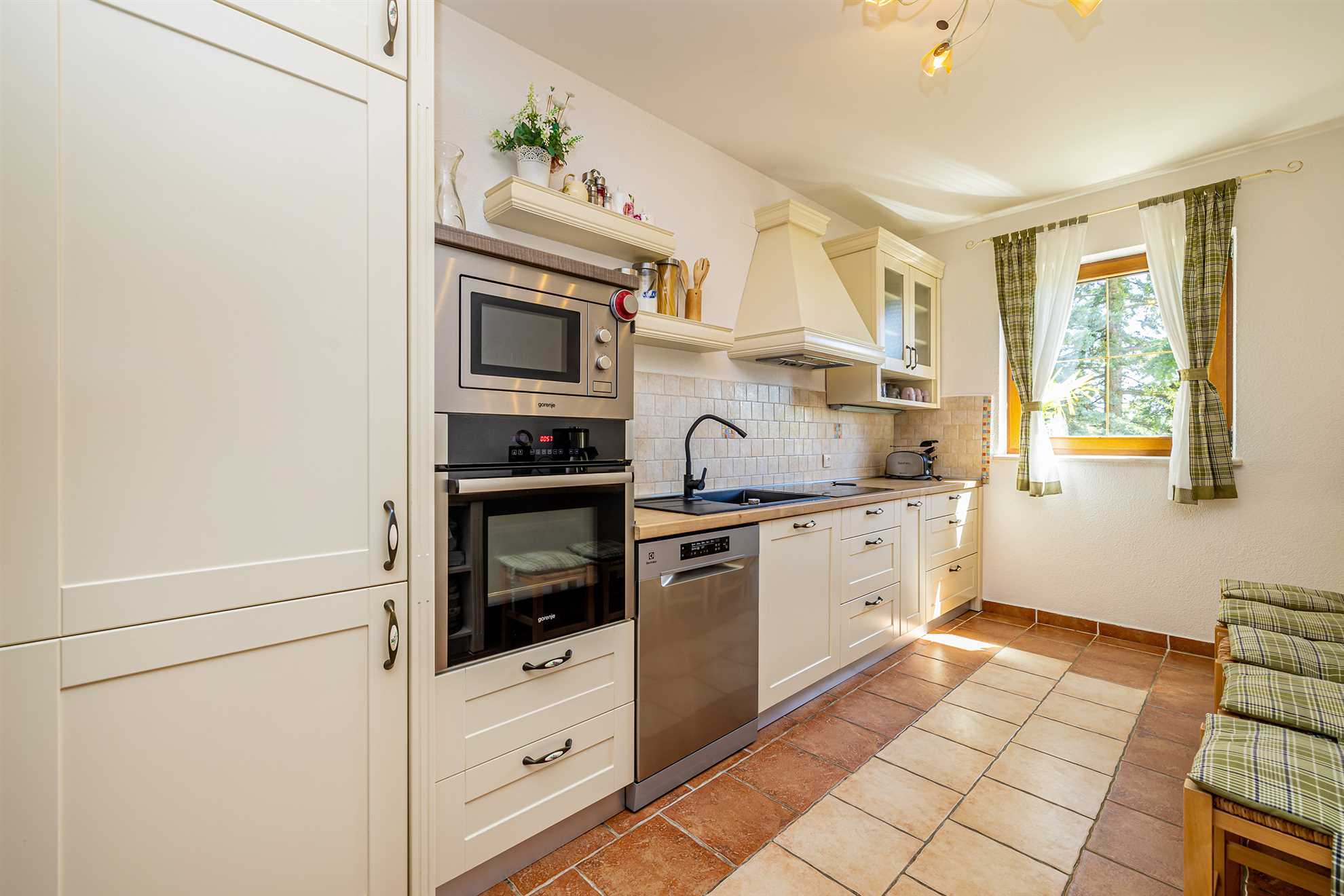 Luxury villa RUSTICA with private pool, jacuzzi and outdoor sauna