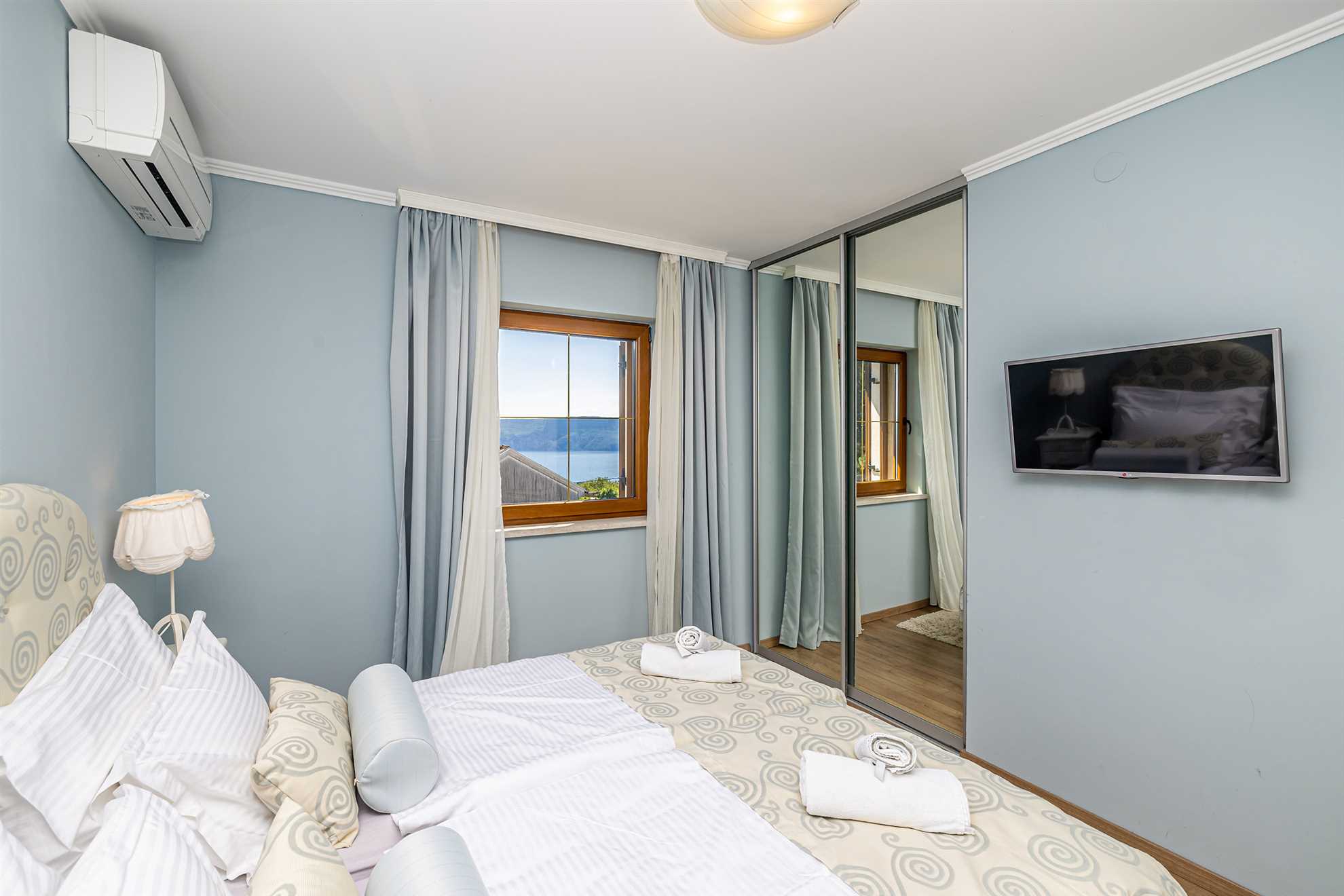 Luxury villa RUSTICA with private pool, jacuzzi and outdoor sauna