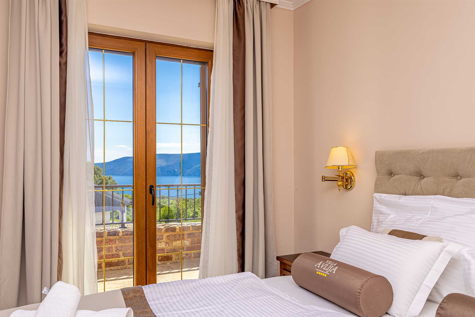 Luxury villa RUSTICA with private pool, jacuzzi and outdoor sauna