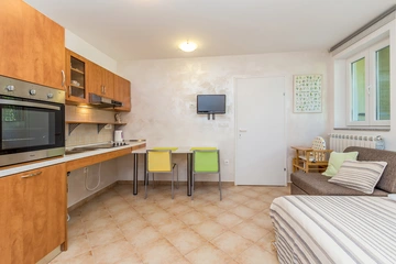 4-Bedroom House in Linardići for 8 Guests