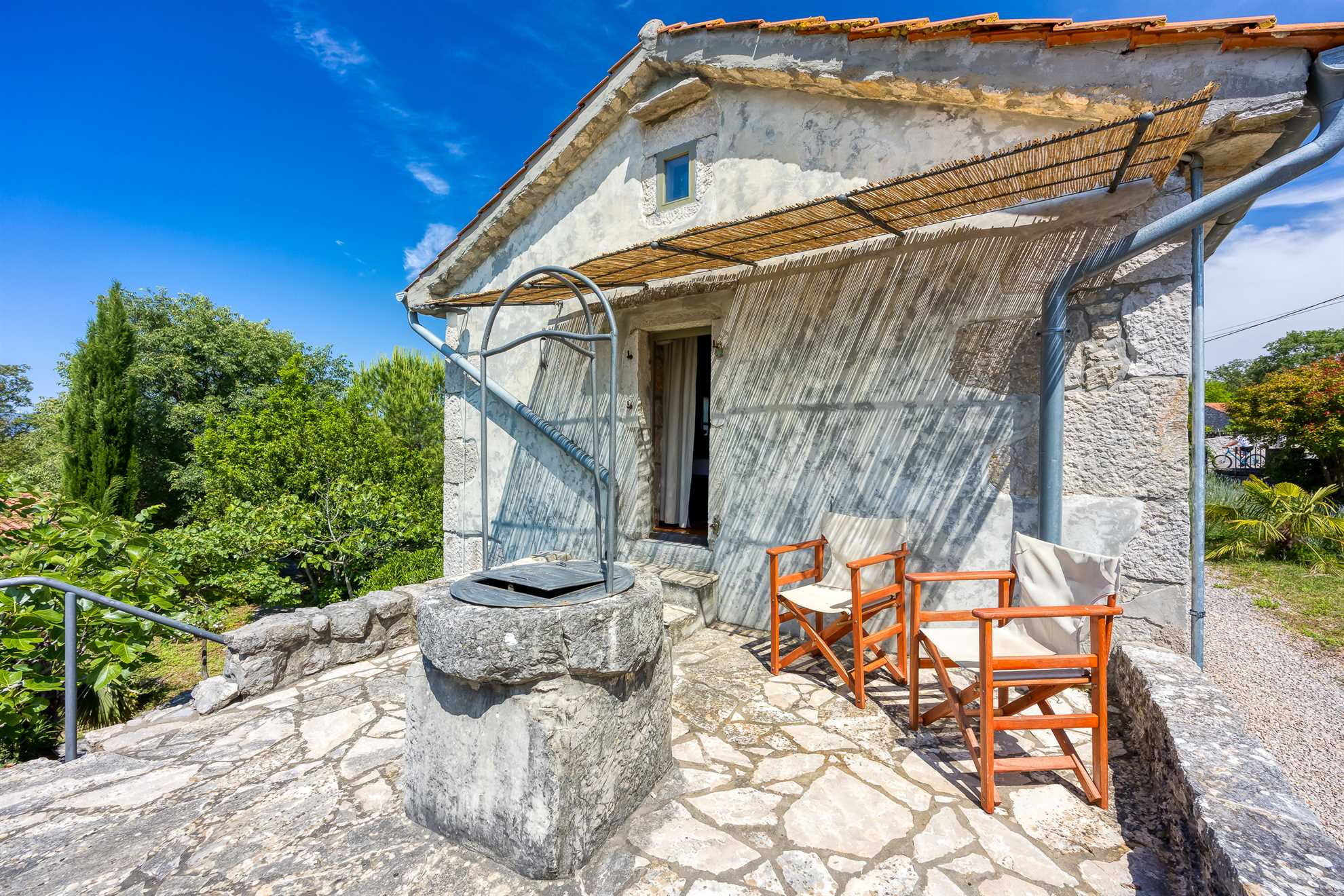 Beautiful stone holiday house MENTA I