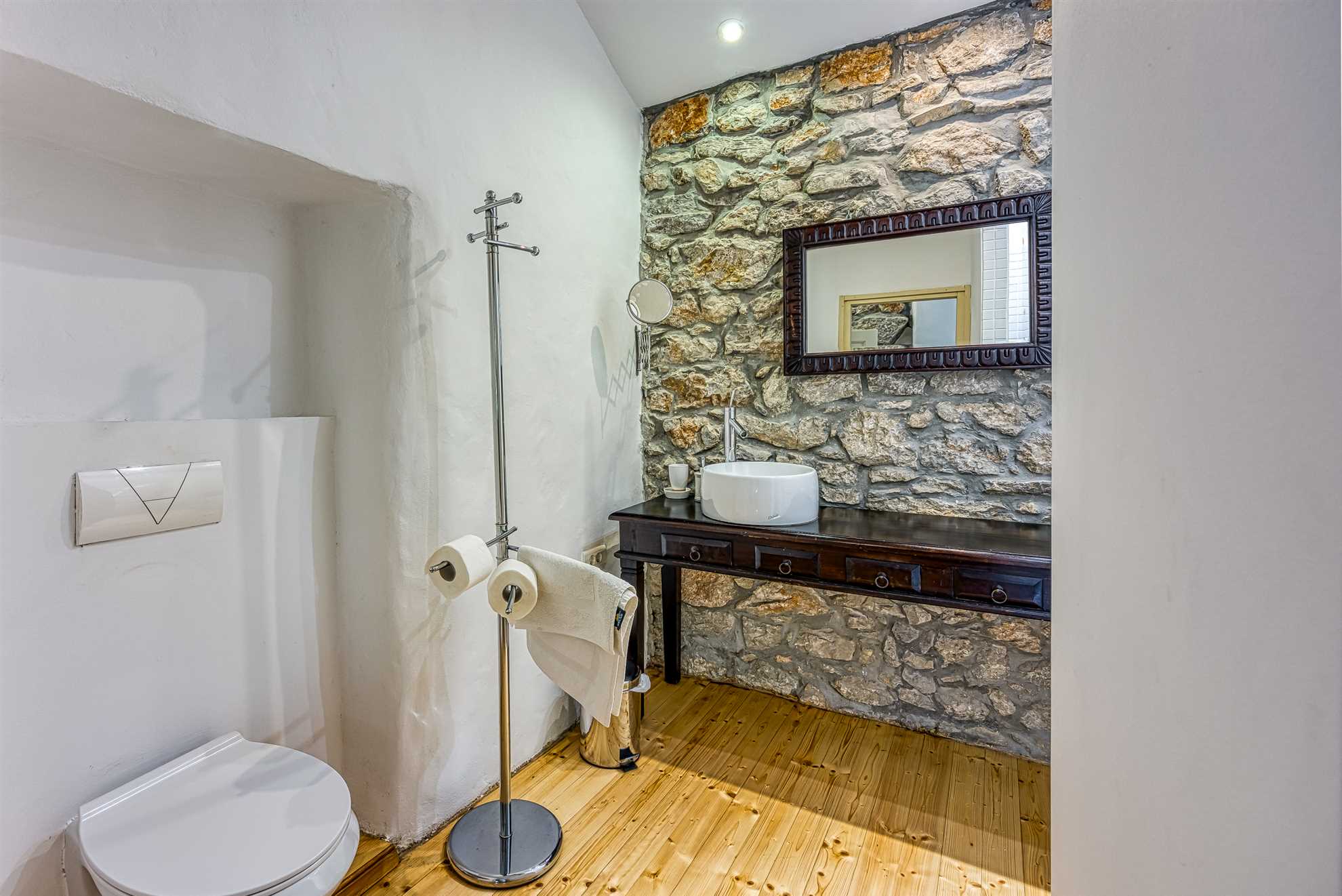 Beautiful stone holiday house MENTA I