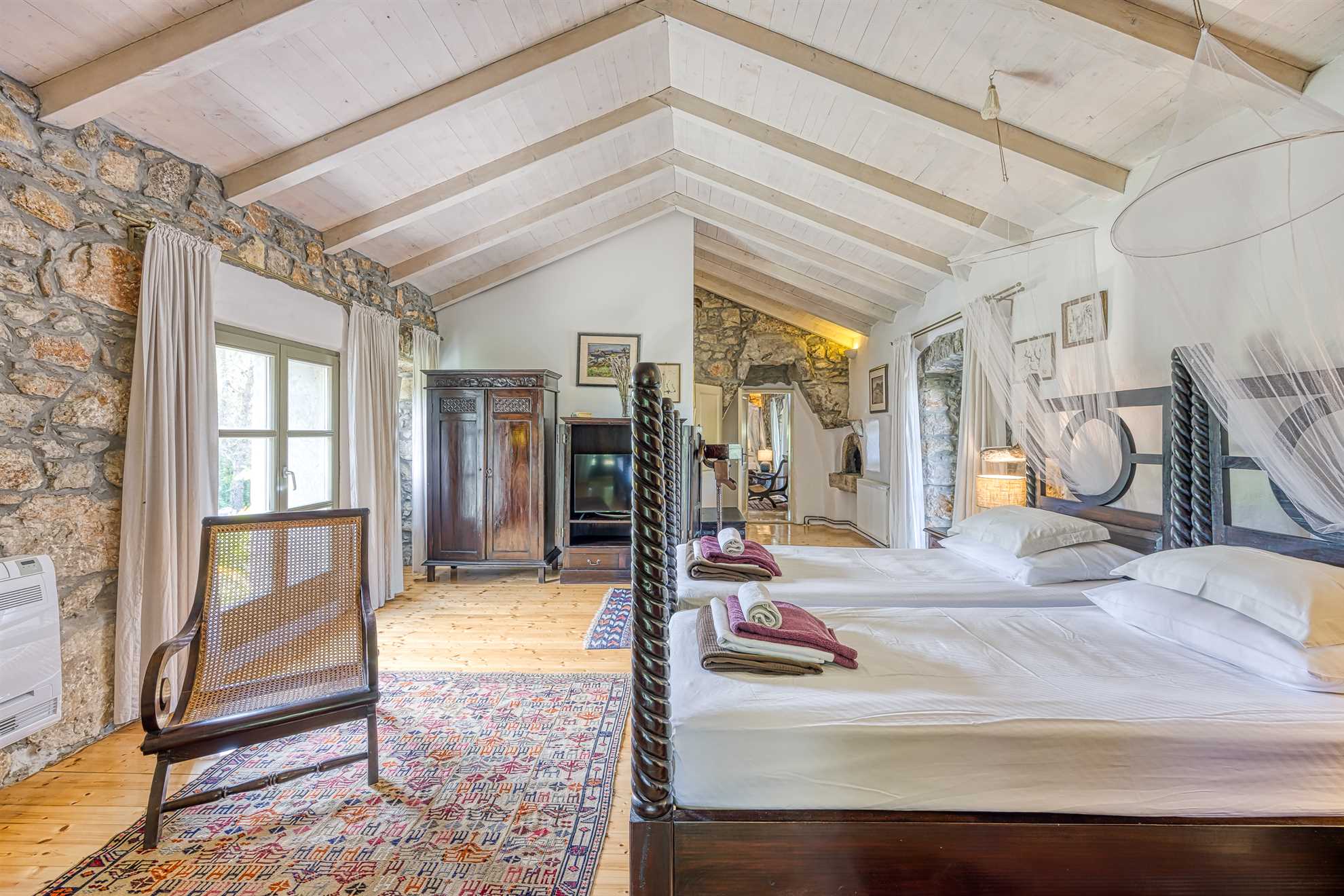 Beautiful stone holiday house MENTA I