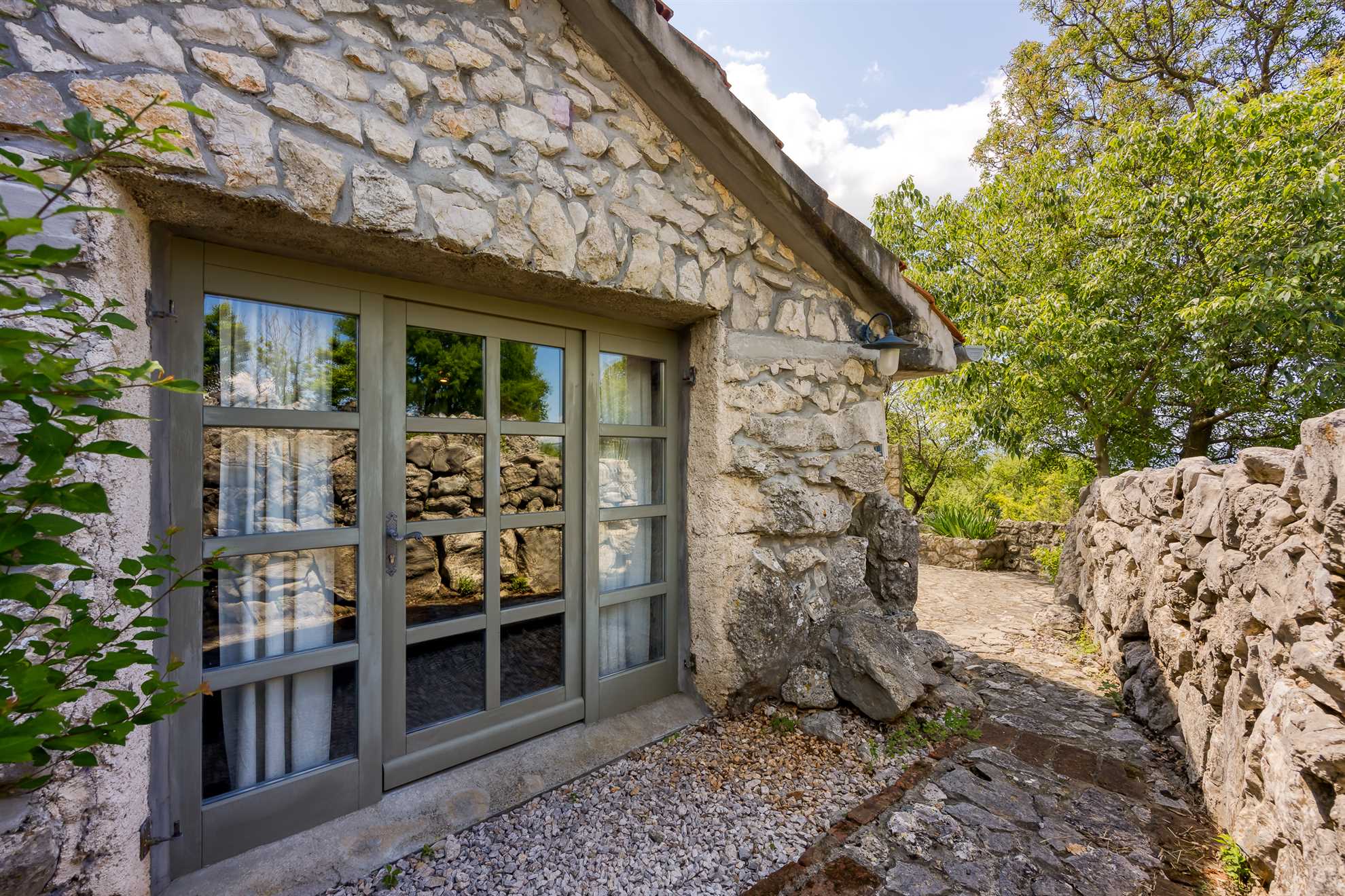 Beautiful stone holiday house MENTA I