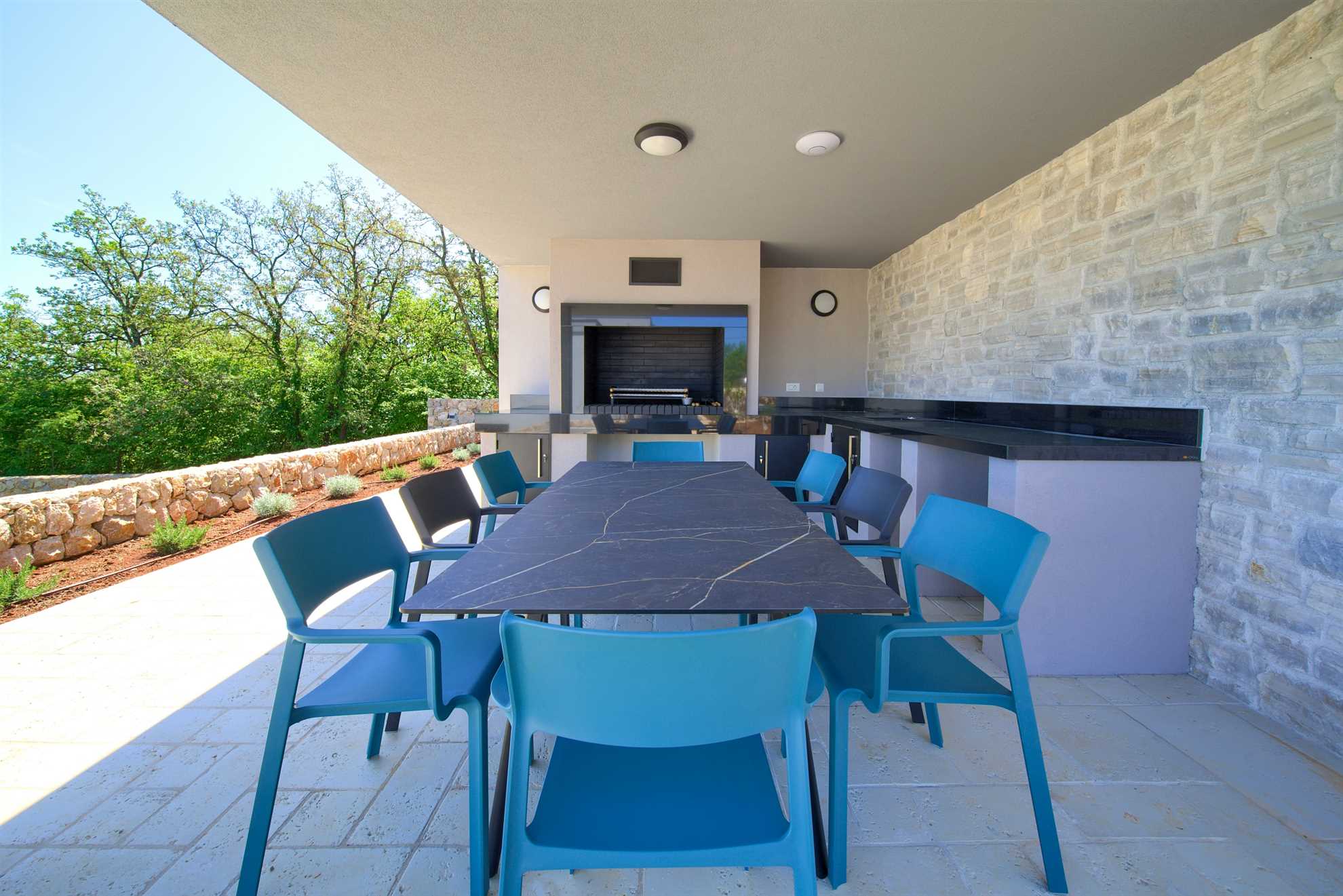 Vila ASTRUM s grijanim unutarnjim i vanjskim bazenom, jacuzzijem i saunom