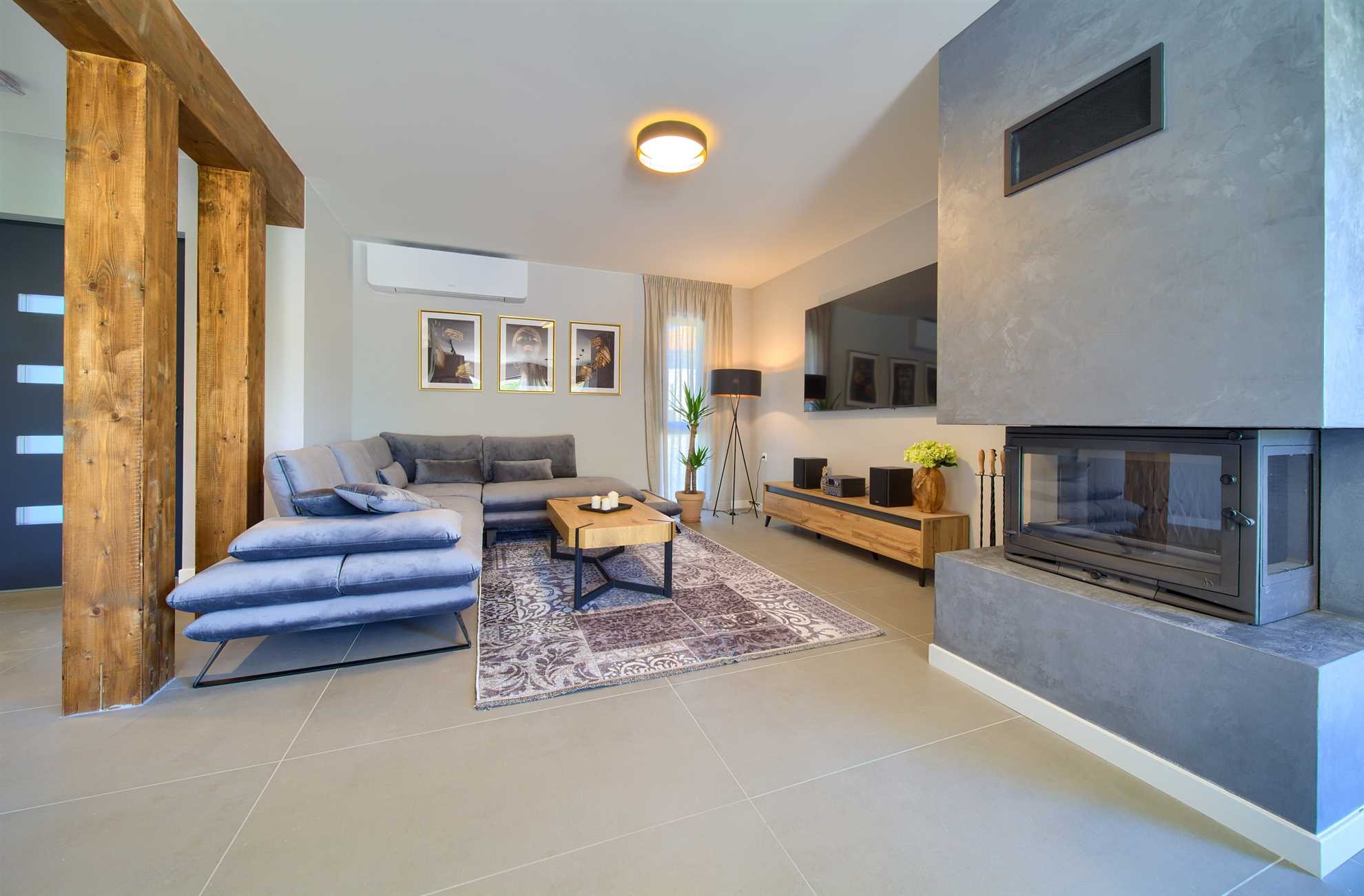 Vila ASTRUM s grijanim unutarnjim i vanjskim bazenom, jacuzzijem i saunom