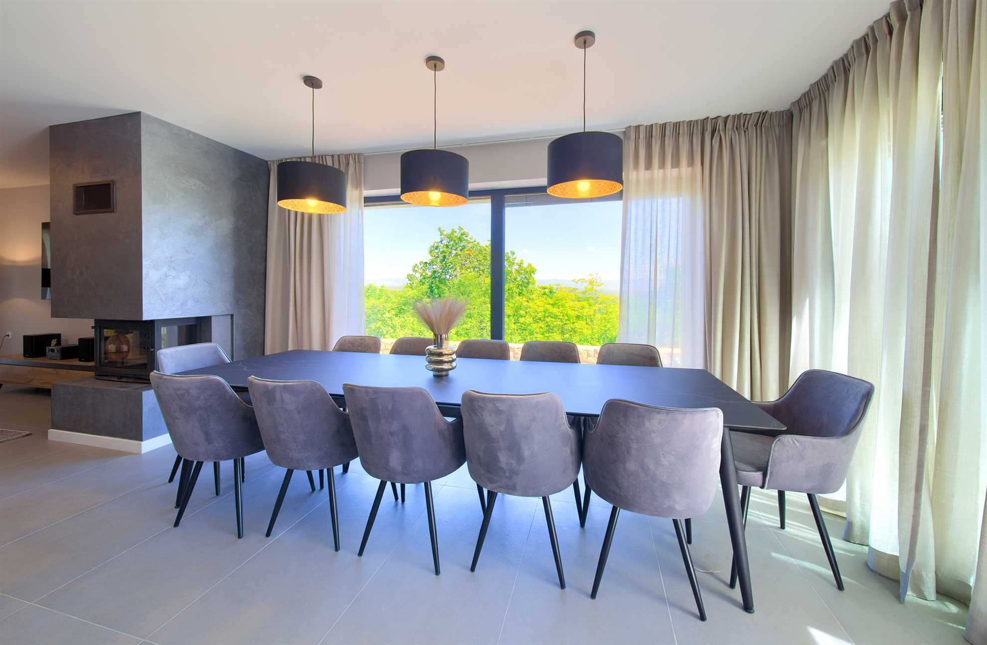 Vila ASTRUM s grijanim unutarnjim i vanjskim bazenom, jacuzzijem i saunom