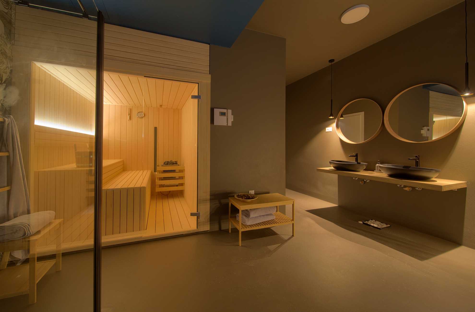 Vila ASTRUM s grijanim unutarnjim i vanjskim bazenom, jacuzzijem i saunom