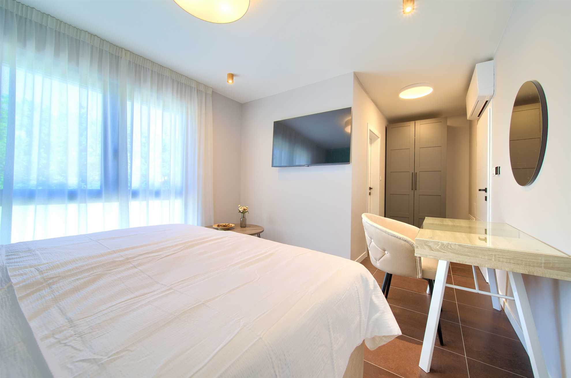 Vila ASTRUM s grijanim unutarnjim i vanjskim bazenom, jacuzzijem i saunom