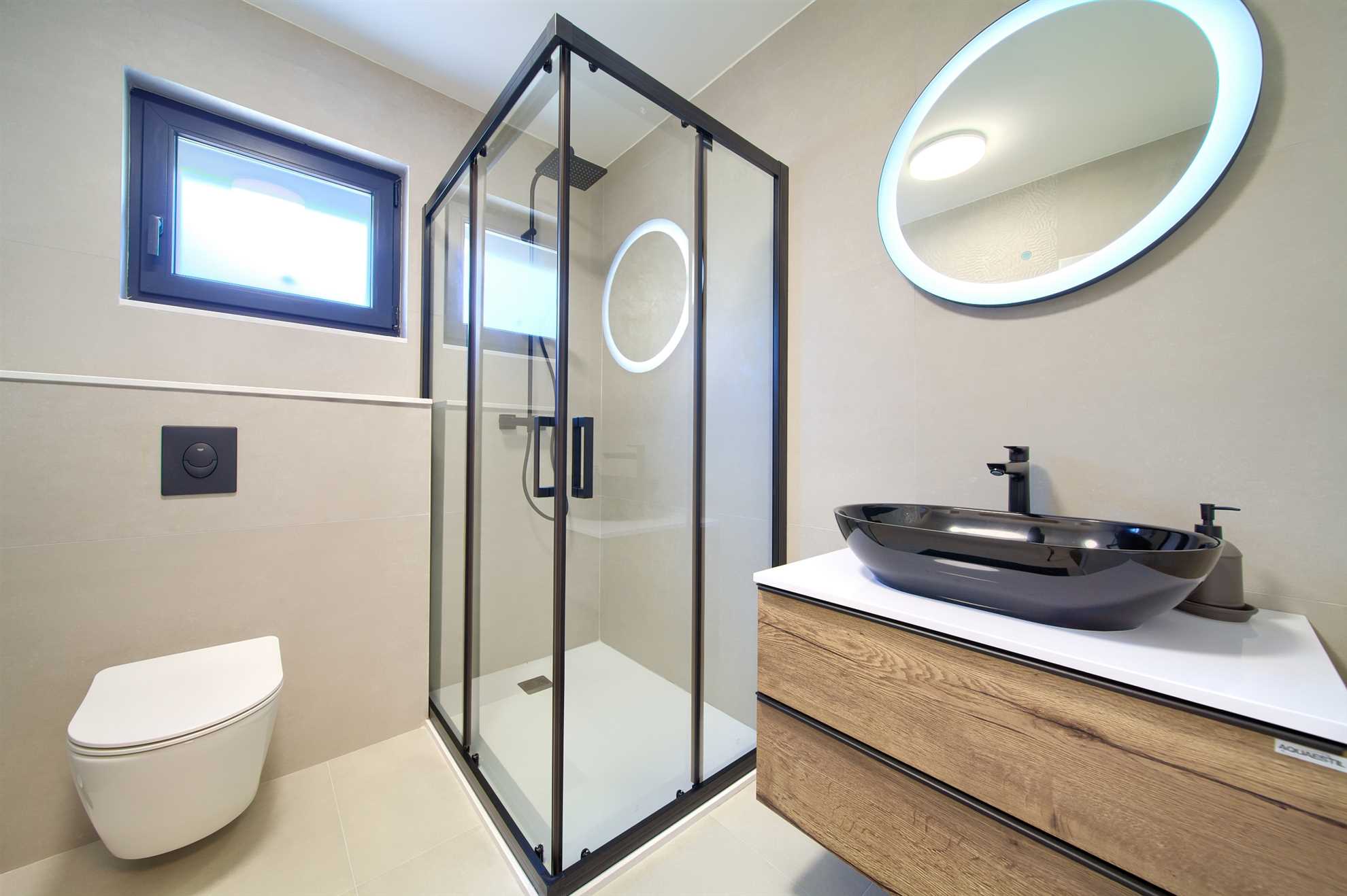 Vila ASTRUM s grijanim unutarnjim i vanjskim bazenom, jacuzzijem i saunom