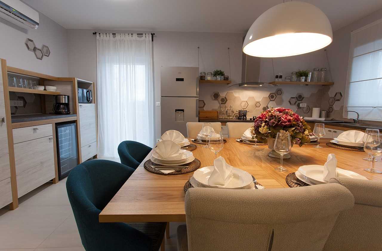 Prekrasna vila AURORA s privatnim bazenom, saunom i jacuzzijem